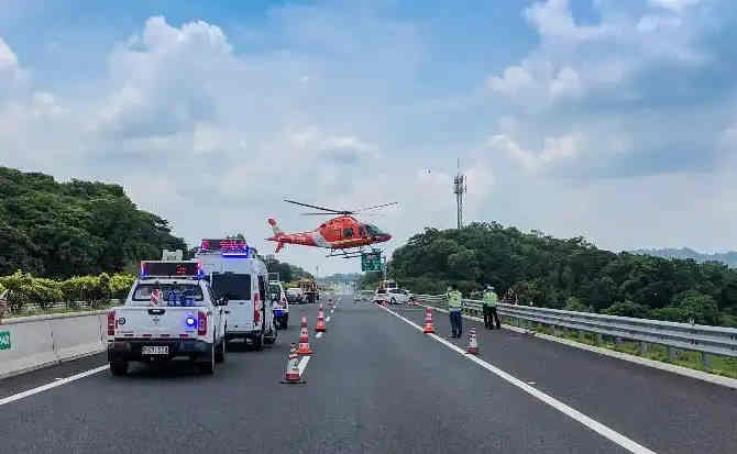普宁高速公路汽车救援案例