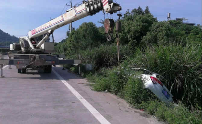 普宁重载吊车救援